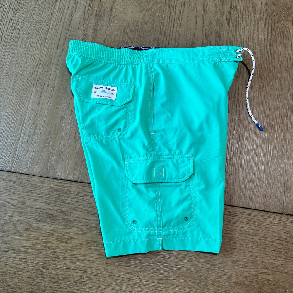 Tommy Bahama Men’s Board Shorts Swim Trunks Size Medium Light Green - Picture 8 of 9